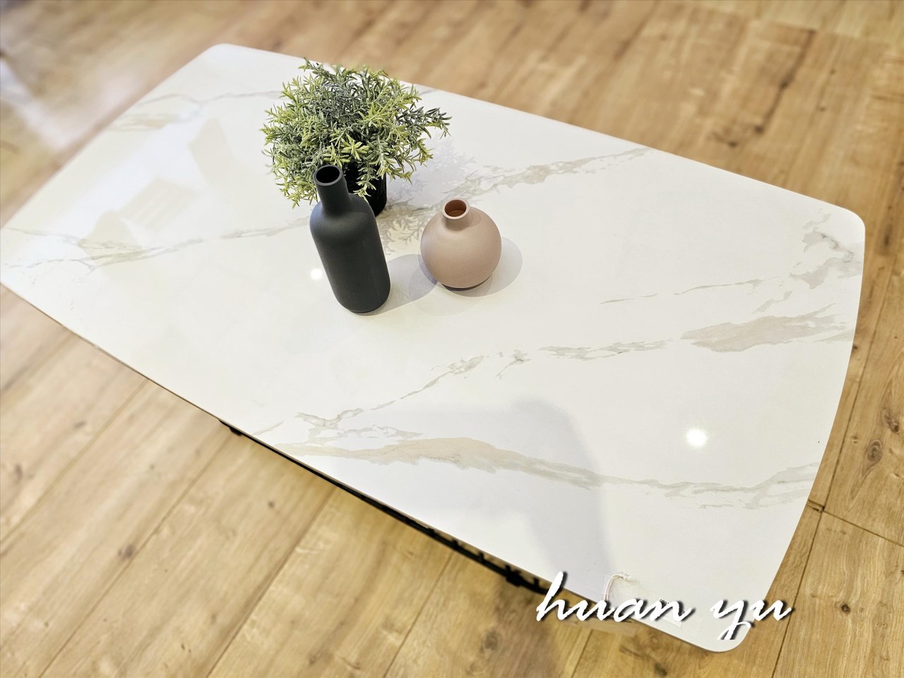 凱羅岩板大茶几