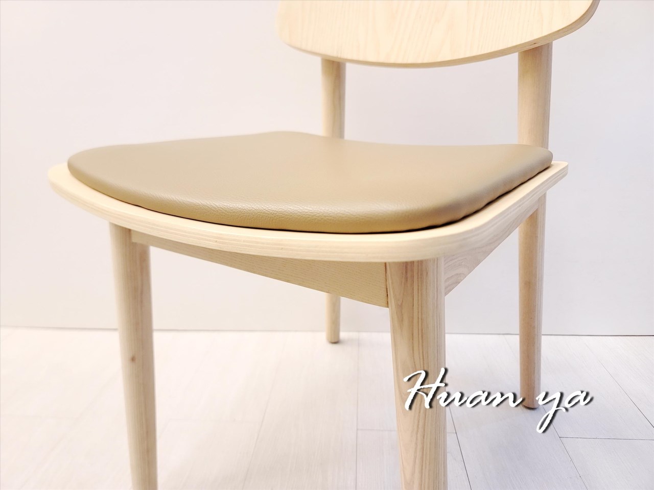 麥斯北歐栓木全實木餐椅