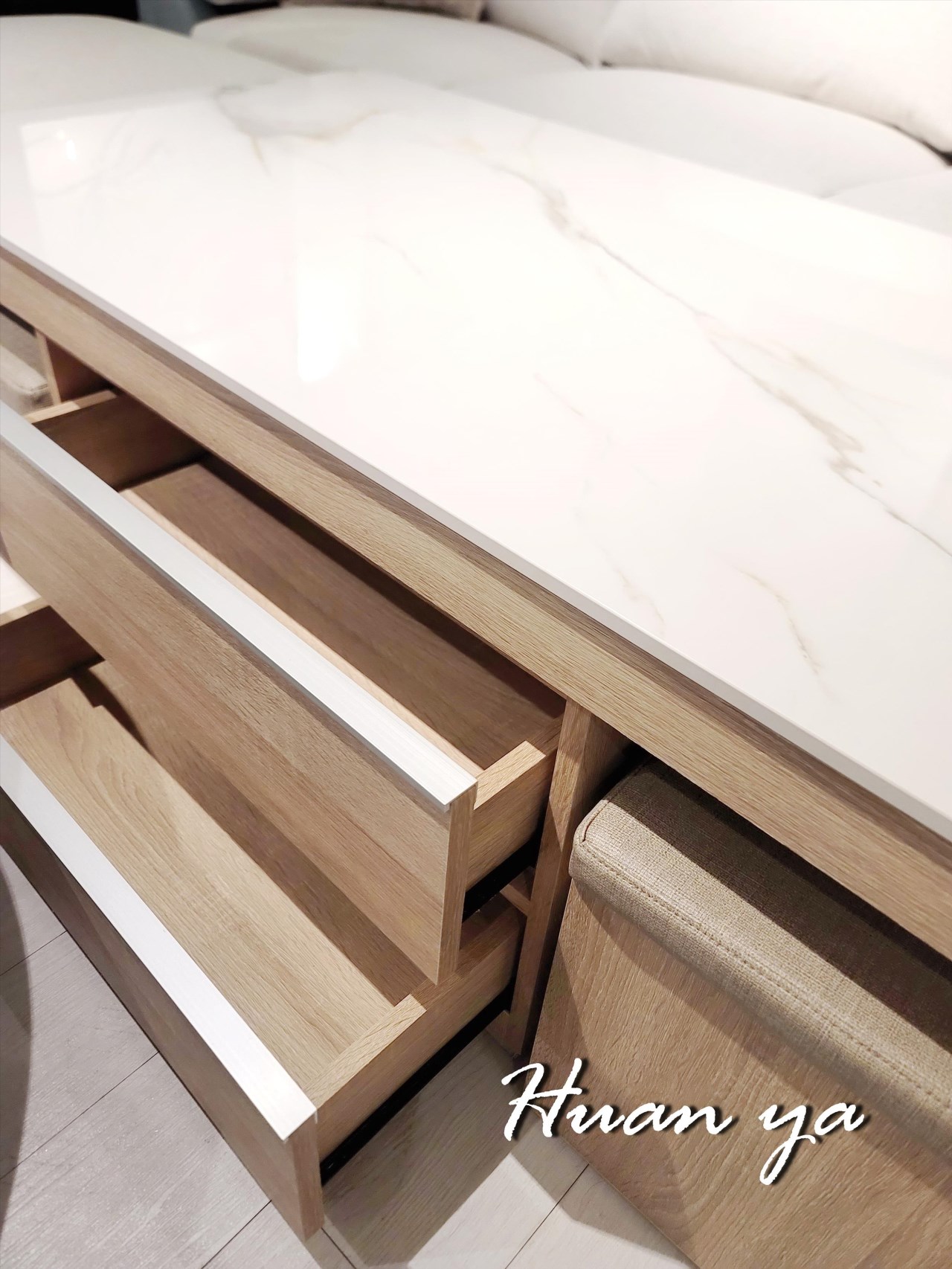 茱麗梧桐木岩板大茶几