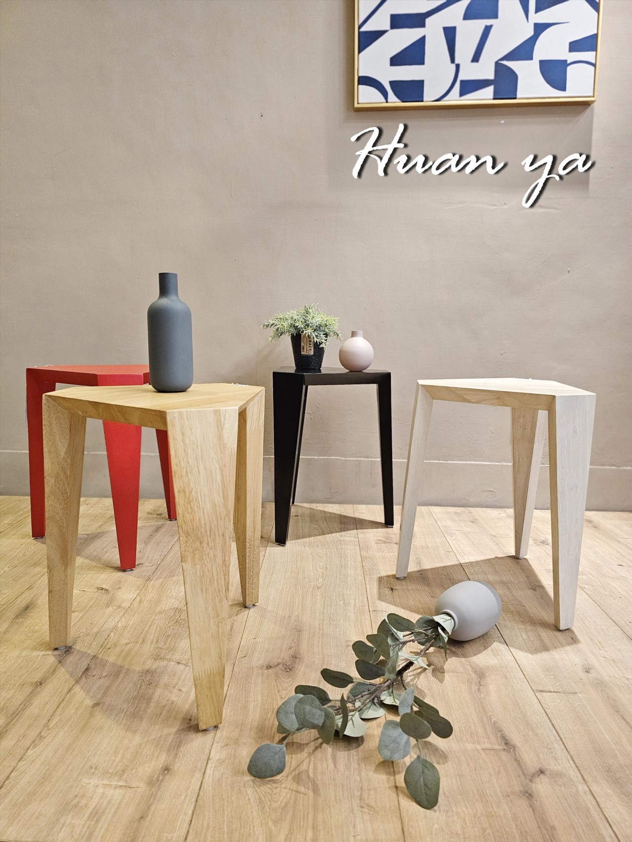 洛克三角實木邊几【鐵刀黑】