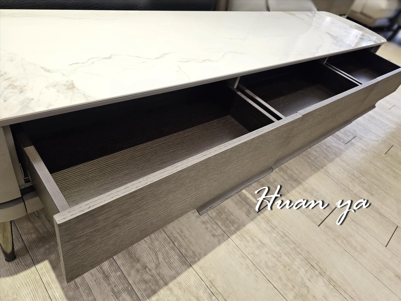 歐圓陶板電視長櫃