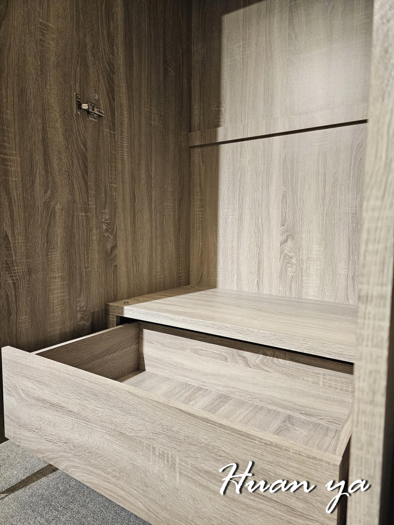 凱蒂灰玻推門衣櫃【可訂製尺寸】