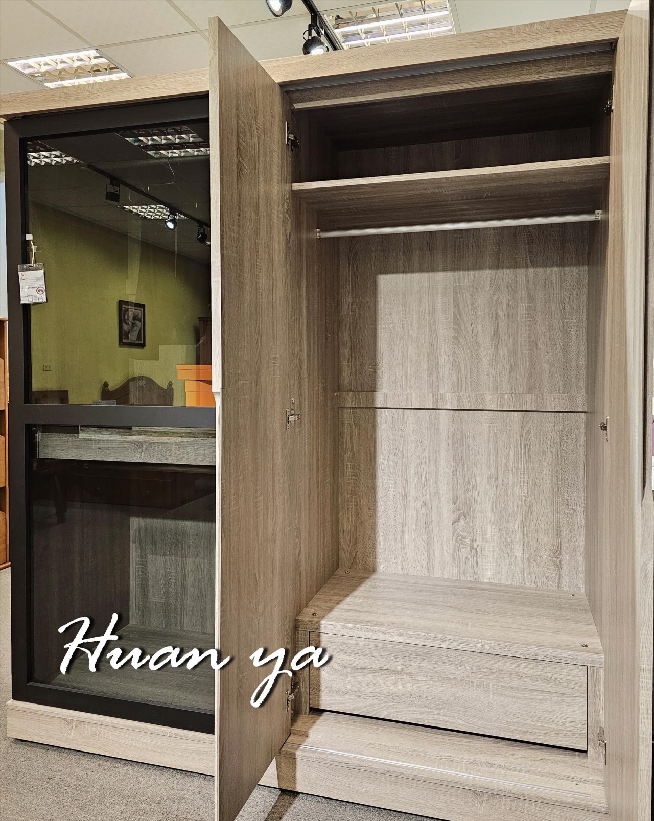 凱蒂灰玻推門衣櫃【可訂製尺寸】