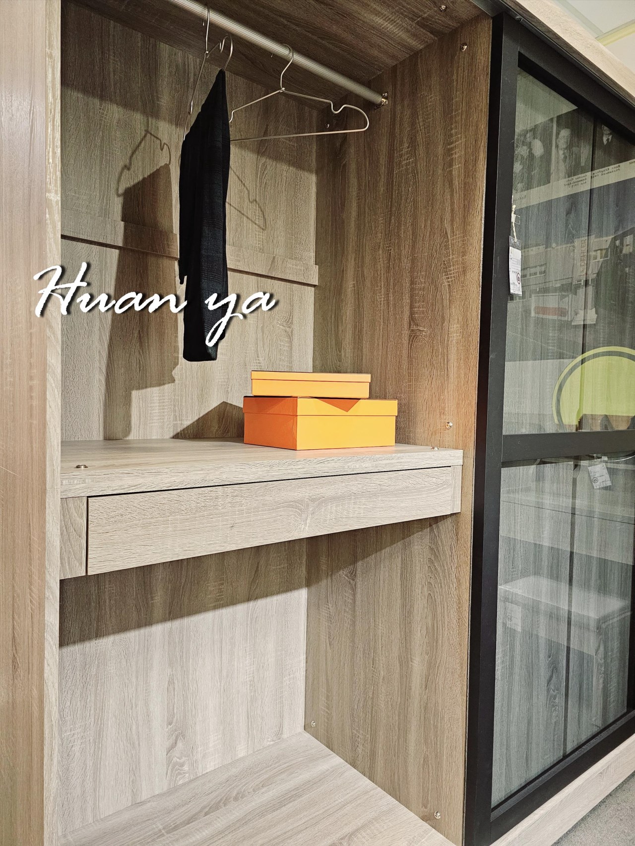 凱蒂灰玻推門衣櫃【可訂製尺寸】